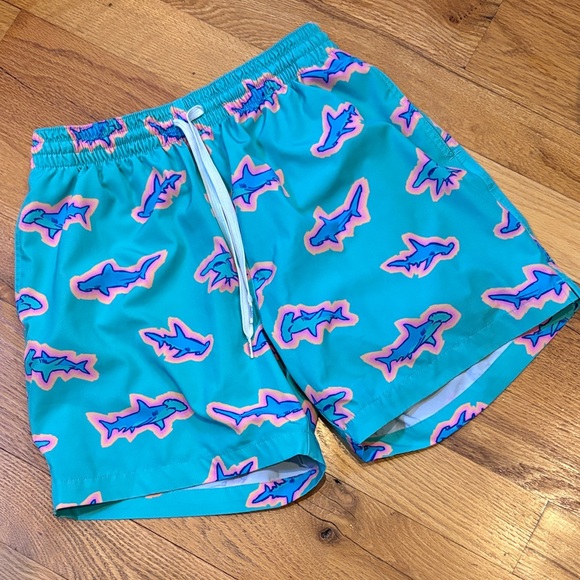 • Chubbies • - Picture 2 of 6